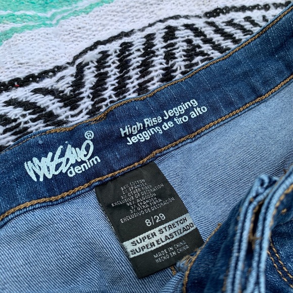 🌺Embroidered Mossimo Hi-Rise Jeggings🌺 - Picture 3 of 6